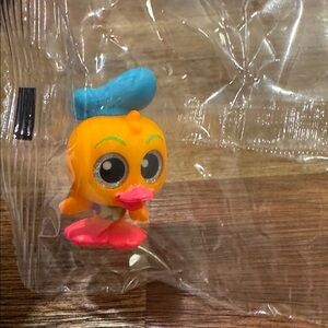 Ultra rare | Never opened | Donald Duck | Disney Doorables | Neon glow